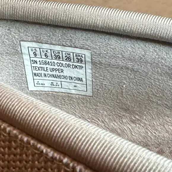 Skecher air cooled memory foam comfortable taupe wedge slip ons size 9 - Picture 4 of 6